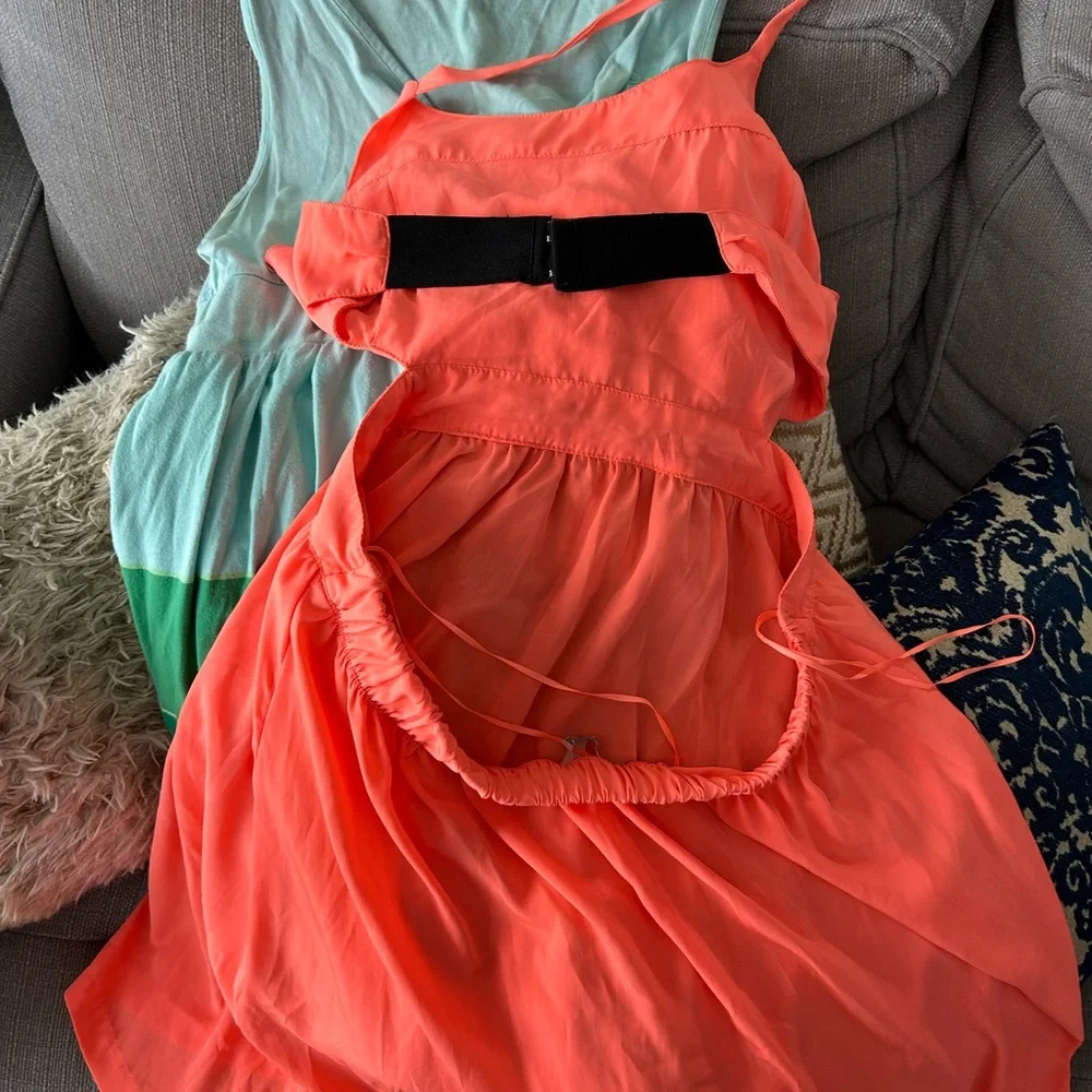 Summer dresses - Picture 2 of 3
